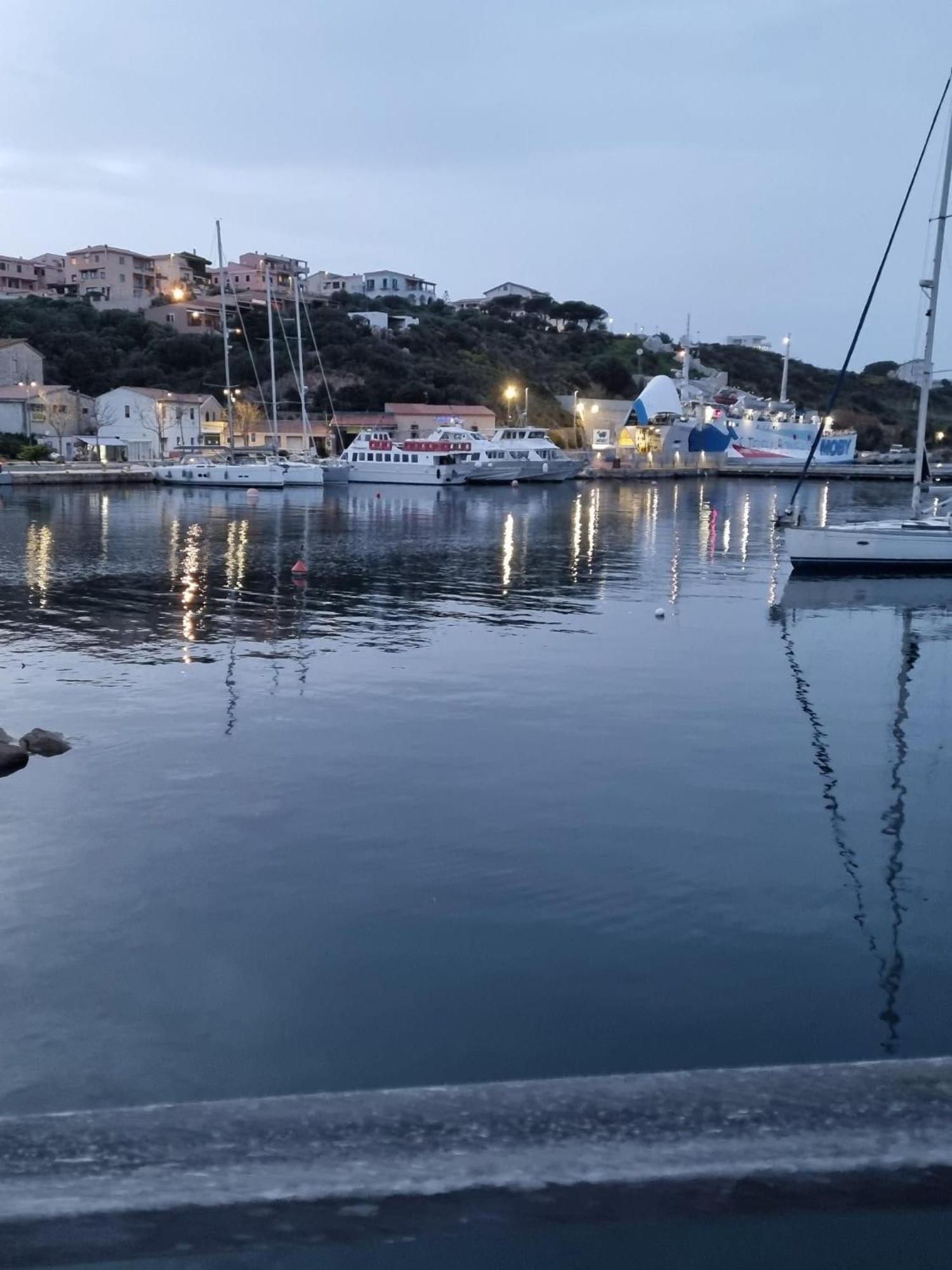 Apartmán Bilocale Conti Santa Teresa Gallura Exteriér fotografie